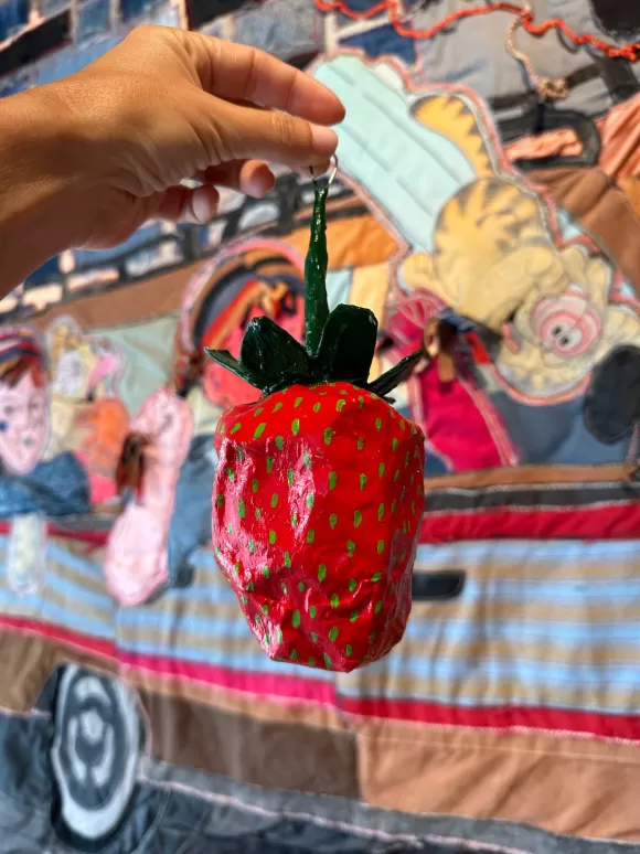 Papier-Mache Strawberry Ornament<Joanna Skumanich Online